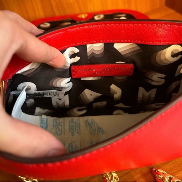NWT Marc Jacob’s - Lipstick Red Shoulder Bag with Gold Chain - Picture 8 of 10